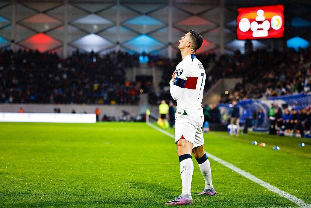 2018葡萄牙vs西班牙c罗的目光,c罗葡萄牙重新首发