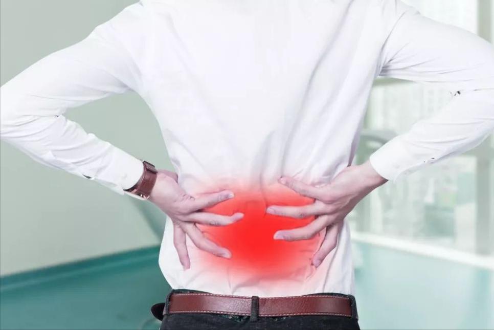 腰椎间盘突出是什么原因引起的,腰椎间盘突出症状表现3d动画