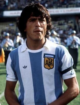 阿根廷历史十大球星的图片,阿根廷历史前十巨星