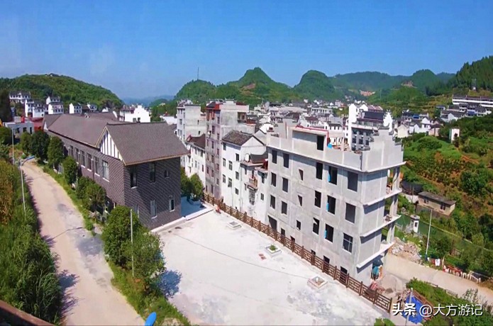 湘西凤凰古城商业化严重吗,过度商业化对凤凰古城的影响