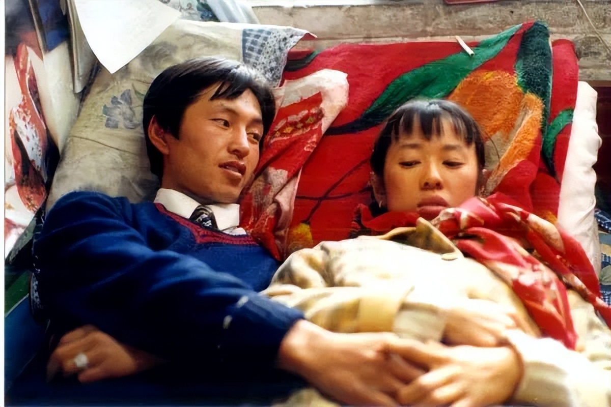 事实证明，“丰唇女神”余男的成功，靠的不是男人，而是自己