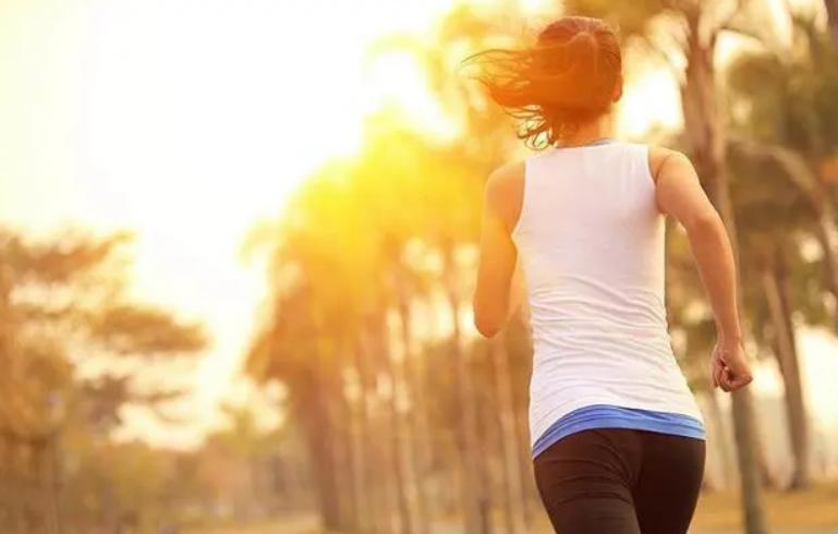 指甲如何看气血不足,怎么通过指甲判断气血不足