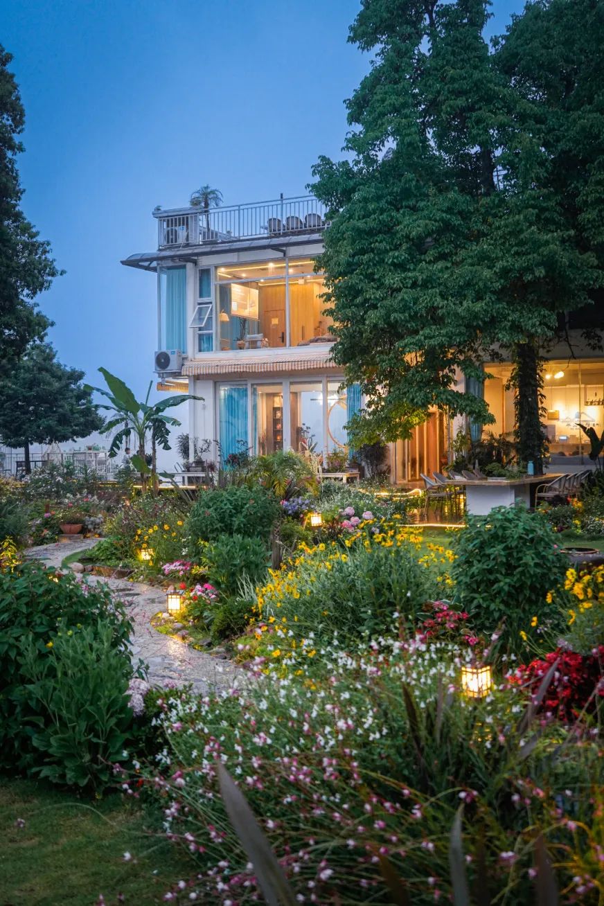 躲进山里民宿,躲在深山老林的民宿