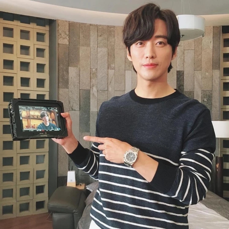 黑色太阳南宫珉戴的手表,南宫珉戴的手表