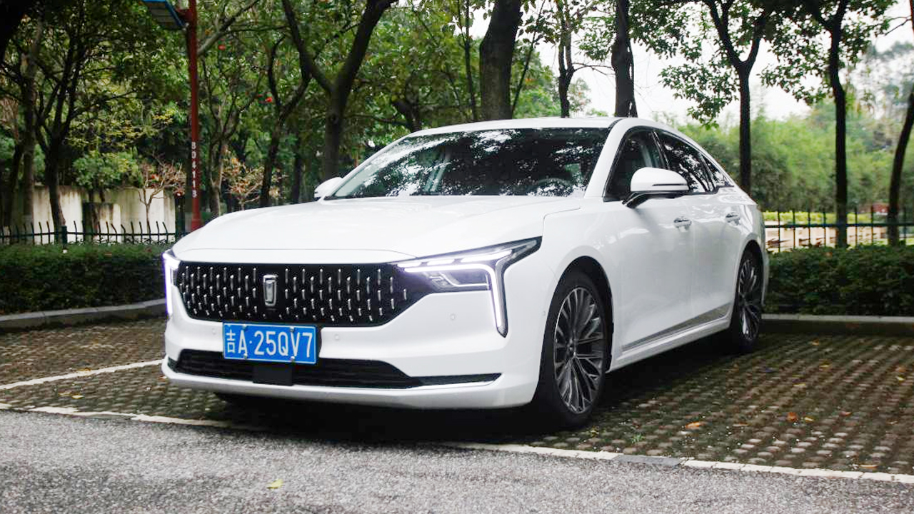 14奔腾b70试驾完整视频,奔腾b7015周年纪念版