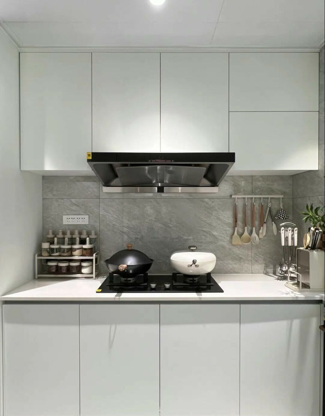 现代轻奢无主灯装修风格102平米,125平轻奢风格黑白灰装修效果图