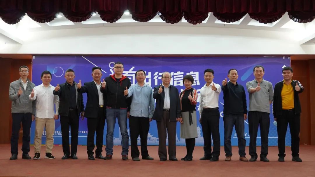 塞车的时候有人走应急车道,有堵车的地方吗