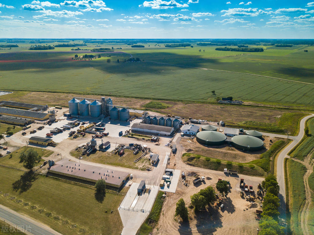 2008年老门卫刀劈离异女到底是强奸还是*交性**易引发纠纷各执一词