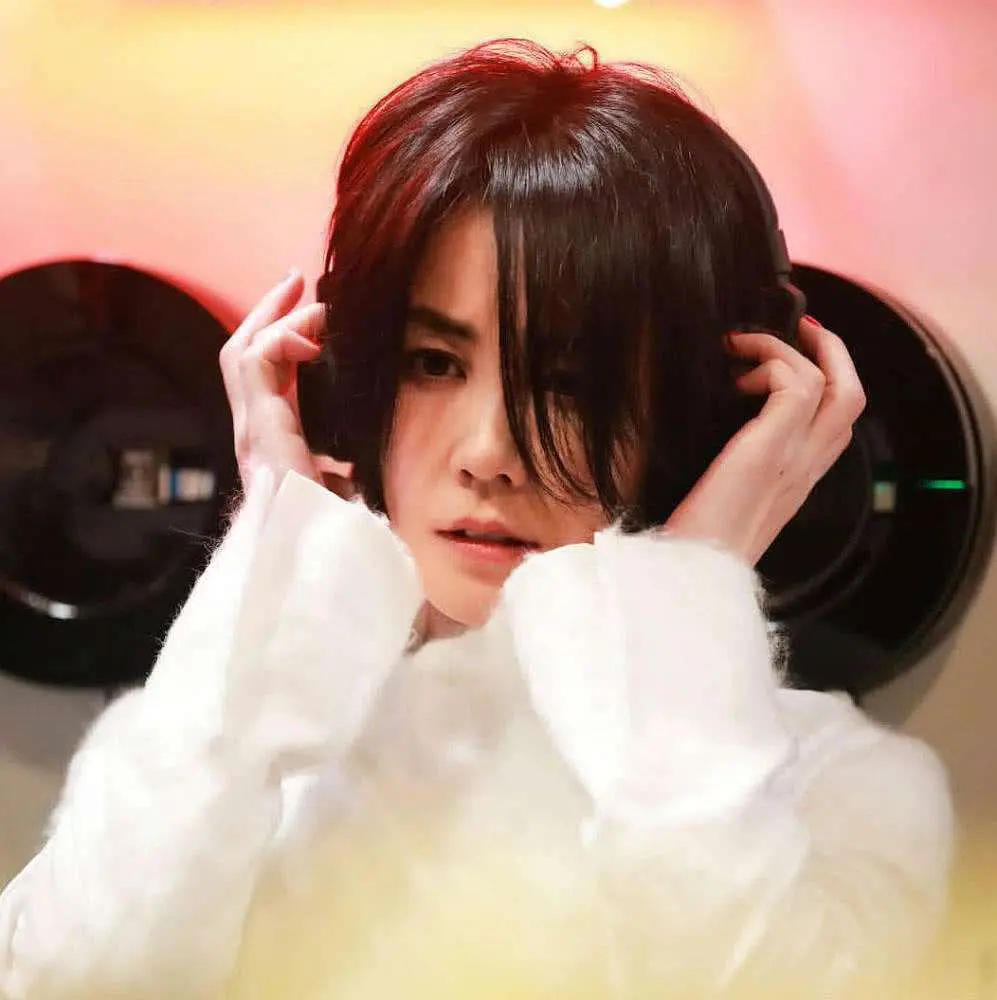 王菲爱过的5个男人,都是“弟弟辈”最小小11岁,她怎能下得了手