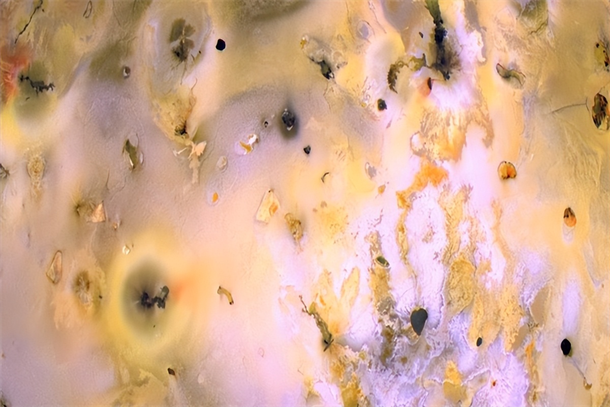 太阳系中最奇怪的20件事，天王星呈蓝绿色，窄到几乎无法看见