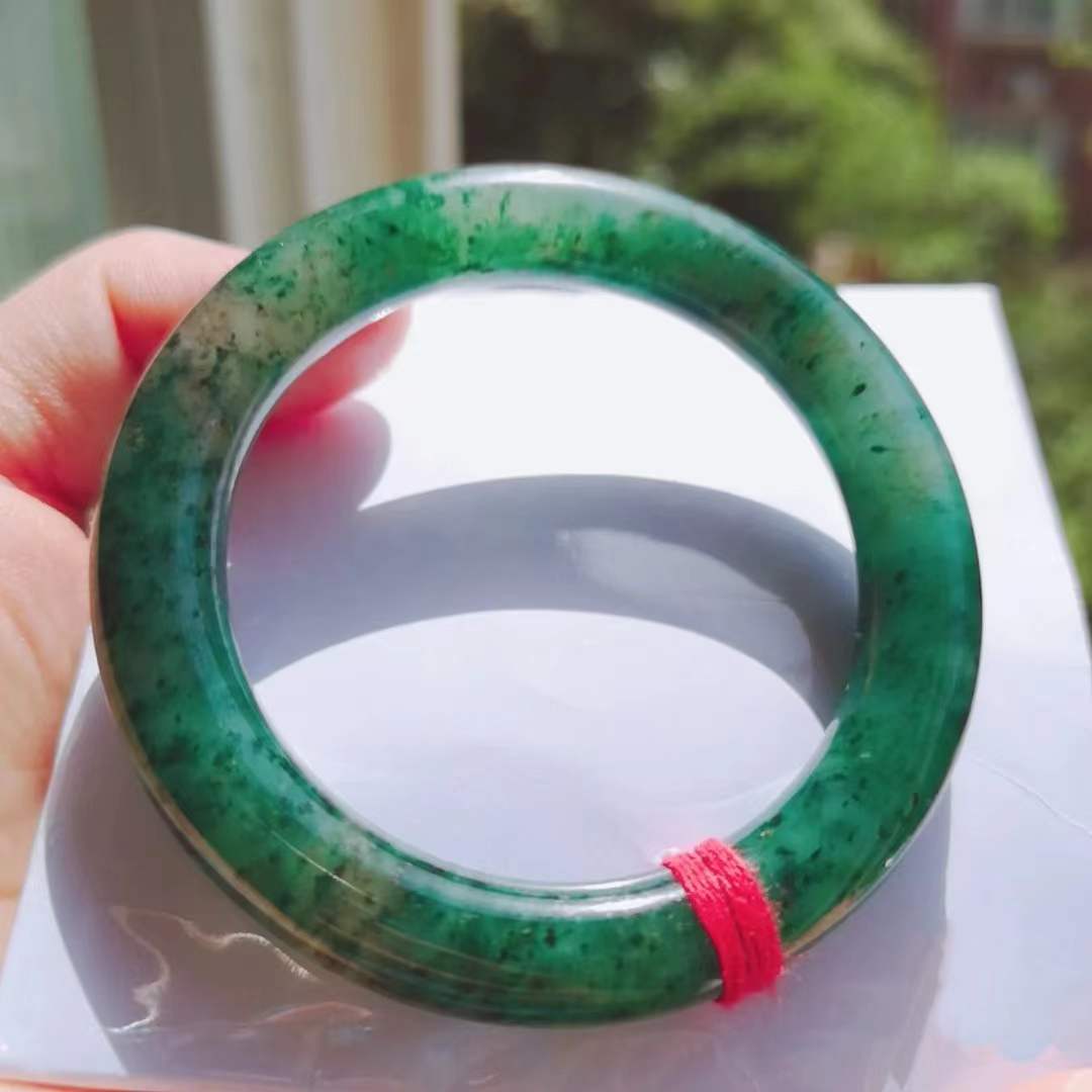 翡翠独山玉牌子值多少钱,独山玉和田玉翡翠哪个不属于软玉