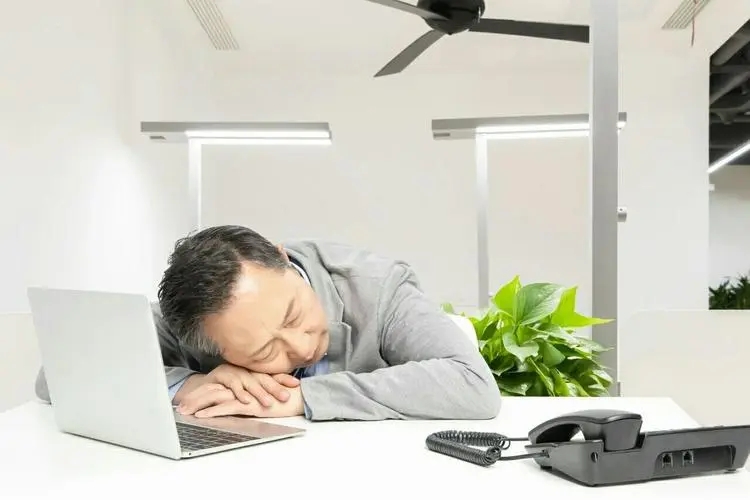 纠结睡觉还是不睡觉,纠结睡不着觉怎么办