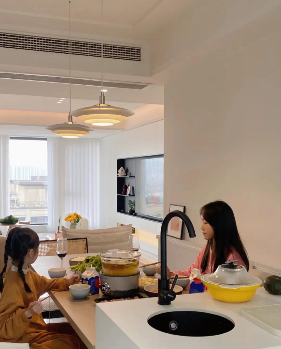 138骞宠璁′笉淇楁皵,缇庡コ鏅掕嚜瀹剁殑璞畢瑁呬慨