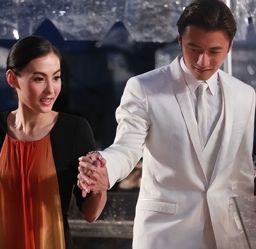 谢霆锋与王菲同框现身被网友偶遇,谢霆锋和王菲分开近日消息