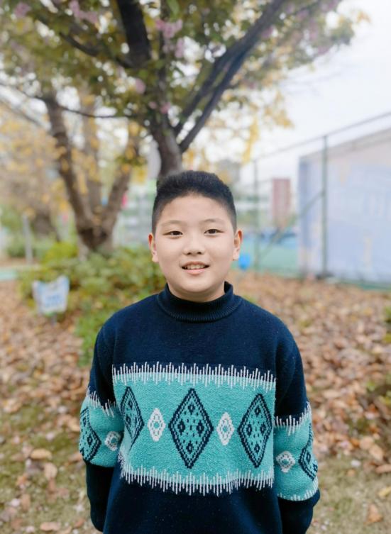 小学小升旗手自我介绍,我是光荣的升旗手视频