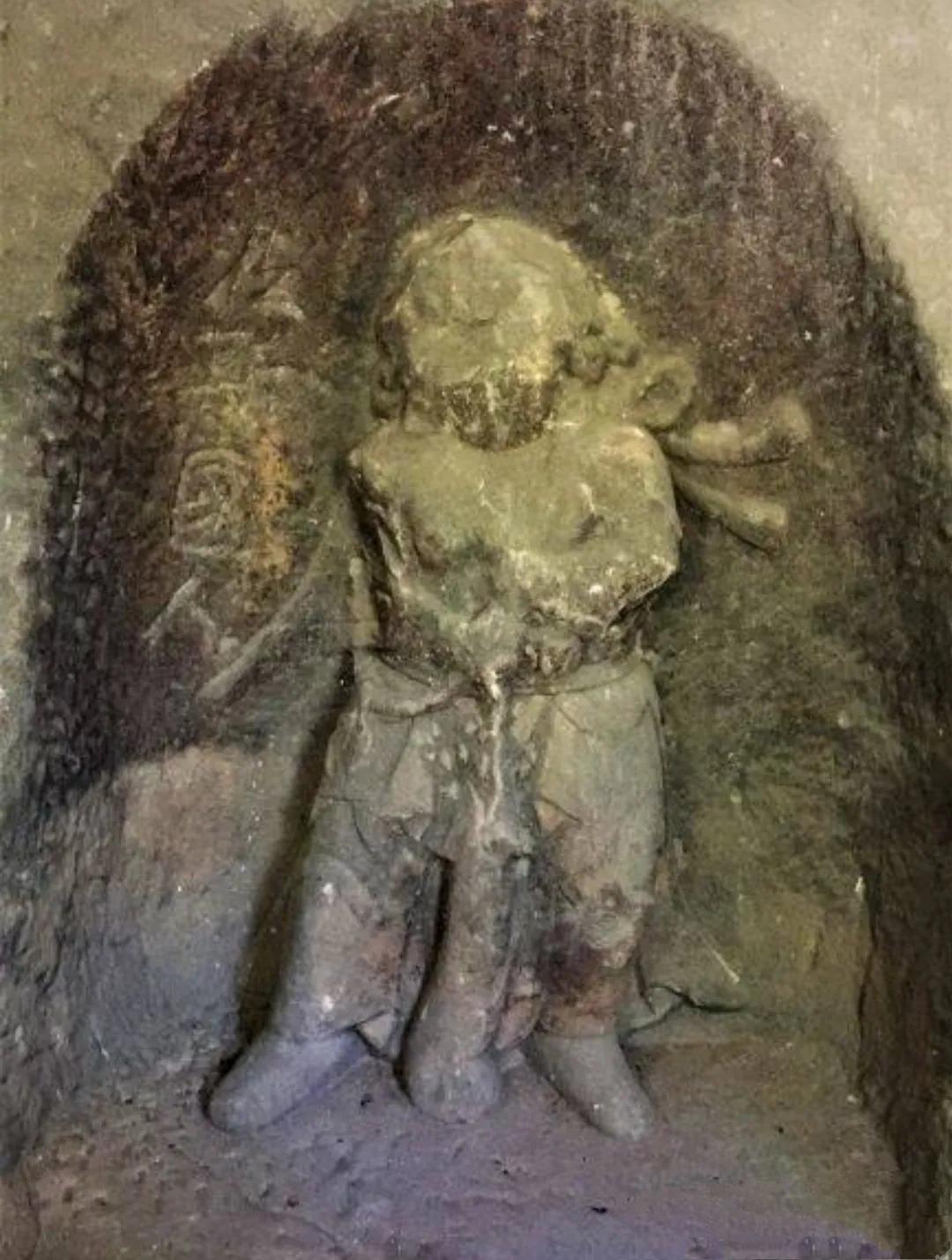 本是邪见，妄称佛教，诳惑黎元，当以令改