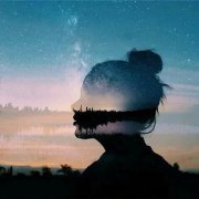 堂哥手断了，我带1000元去看望他，他把钱扔到一边“拿30万给我”