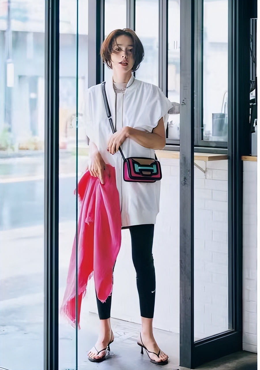 又美又飒黑色系甜酷辣妹穿搭,全黑look怎么搭配才又飒又美组图