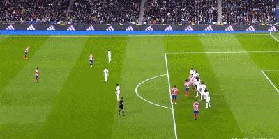 18岁小将击败莱尔斯,18岁西班牙小将进球