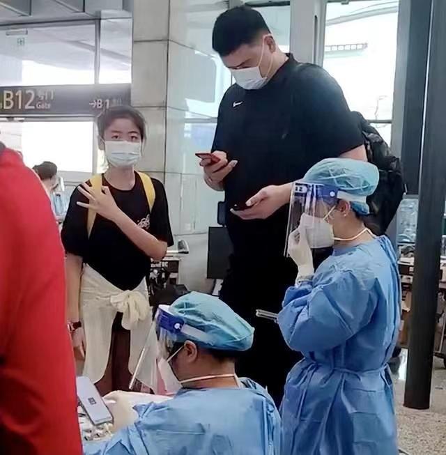 姚明一家三口现在怎么样了,盘点姚明一家三口合集