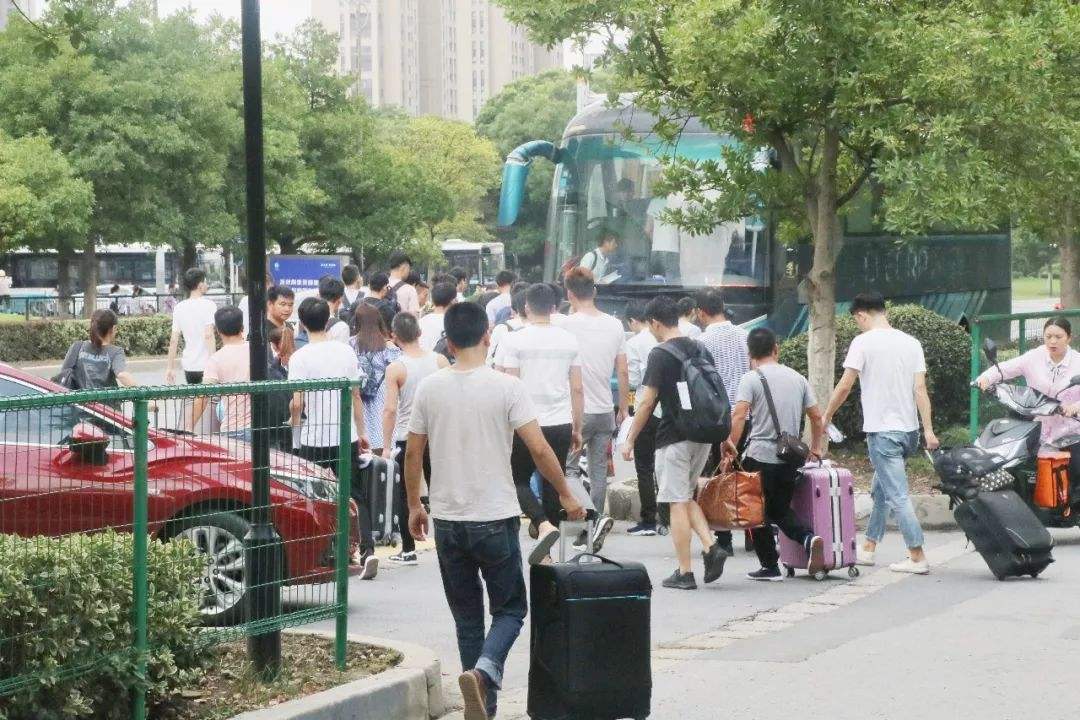 大叔彩票连中二次500万,保安中彩票500万