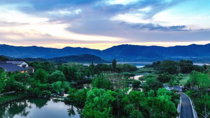 江苏宜兴悬崖酒店,宜兴市悬崖酒店