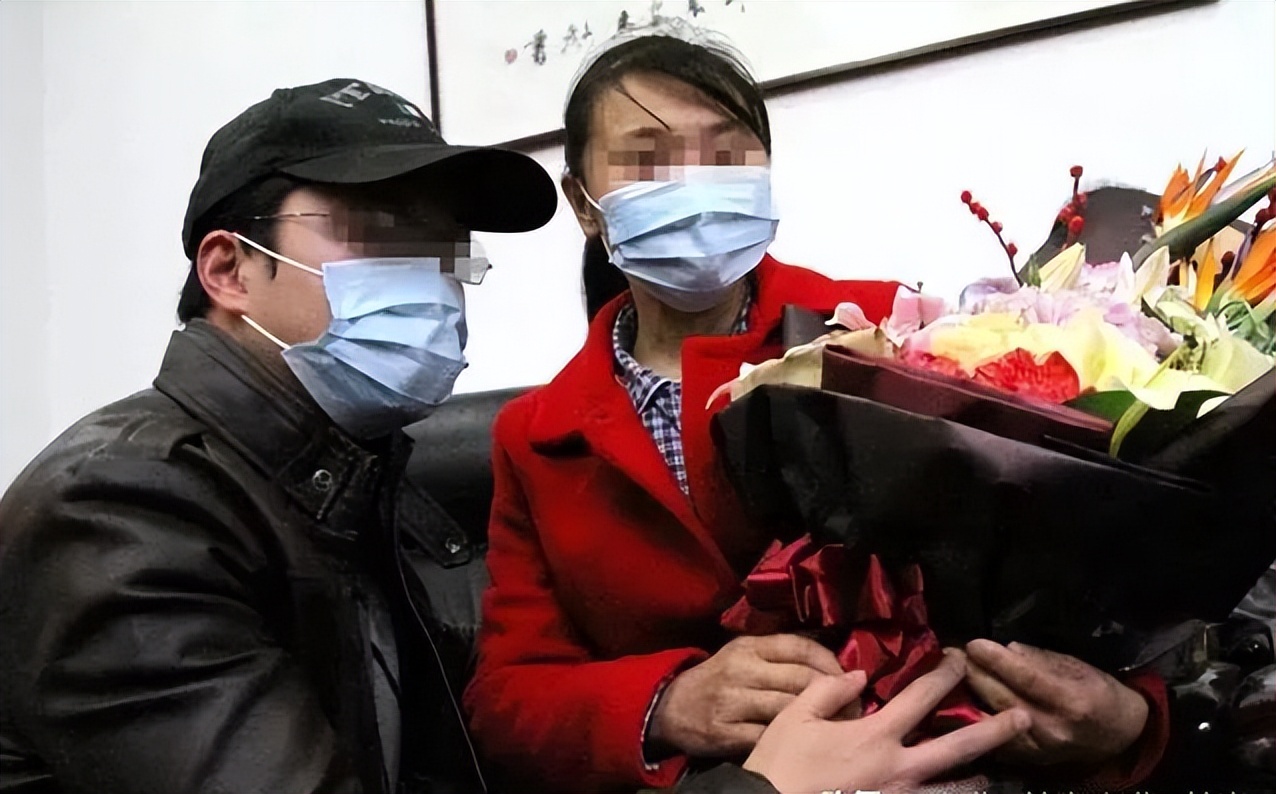 2015年，西安43岁母亲把子宫移植给女儿，4年后，诞下一健康男婴