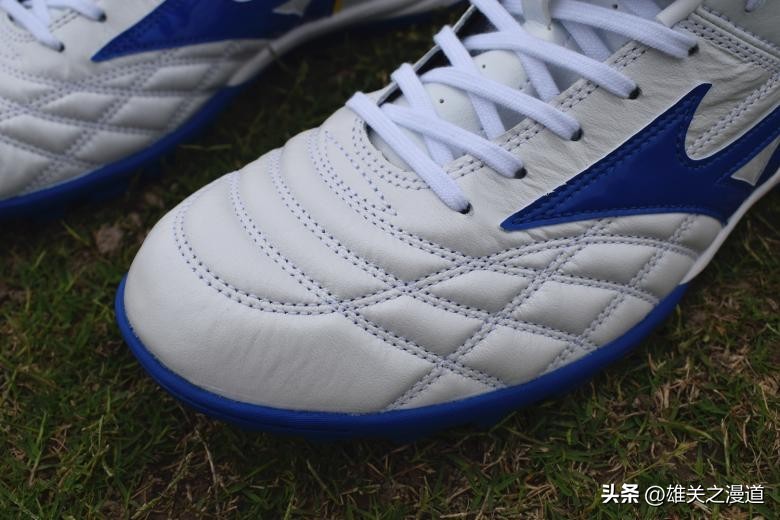 美津浓宽脚碎钉足球鞋推荐,足球鞋推荐中场宽脚美津浓