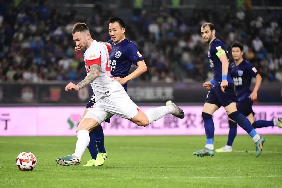 中超积分榜最新排名上海申花,中超最新积分榜申花稳居第一