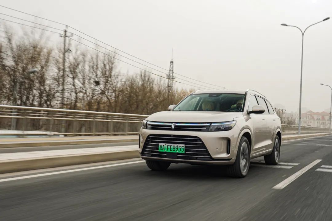 问界m7操控性比x5操控性感受如何,问界全新m7实车体验