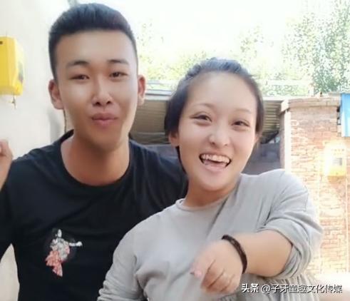 李大可爱:网络最萌身高差,巨人王子与拇指公主的爱情故事