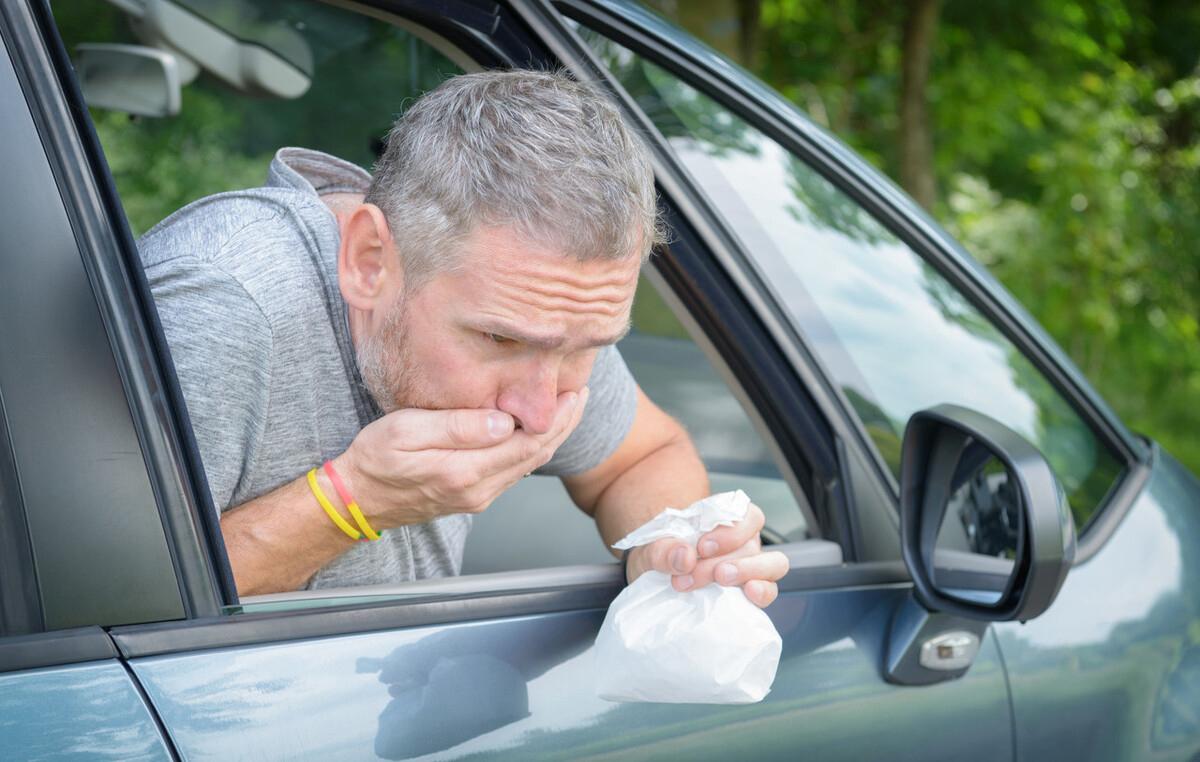 晕车的人开车还是晕车怎么办,一坐车就晕车的人怎么解决