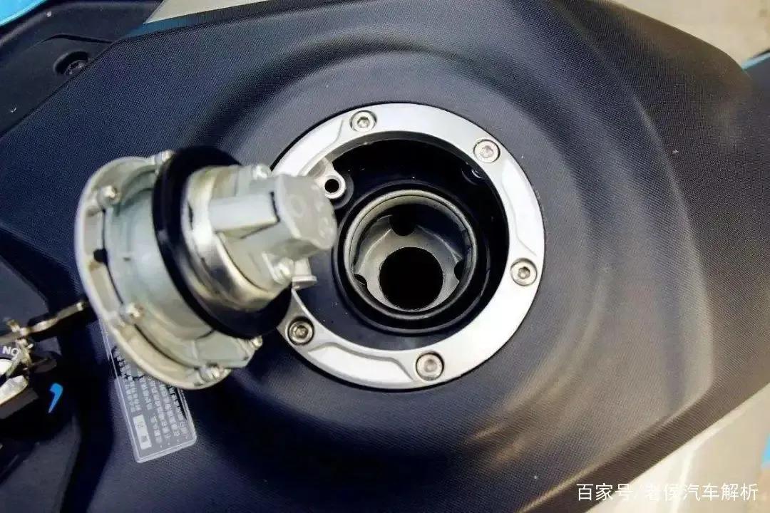 新车油箱气压高怎么解决,油箱气压高加油站让买清洗剂