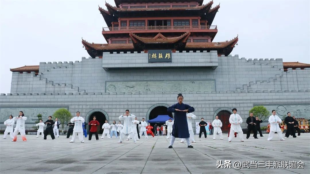 为何早上练功后会有很强的瞌睡感？晚上练了又睡不着？如何改善？