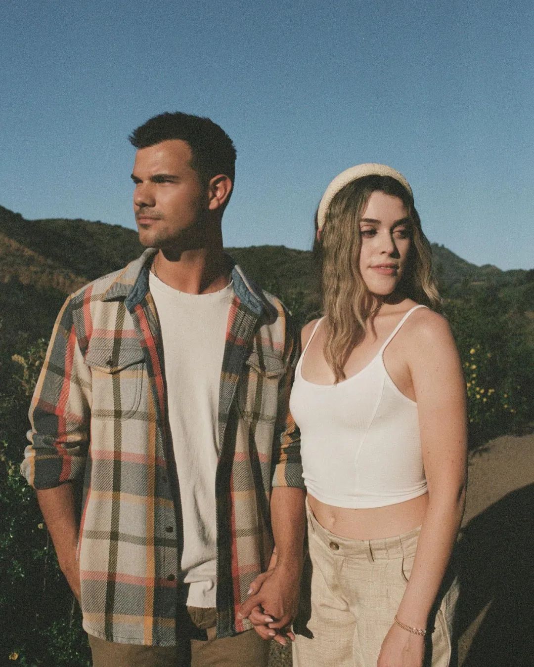 让霉霉写歌后悔分手的男神官宣结婚！娶同名小护士：这缘分绝了…