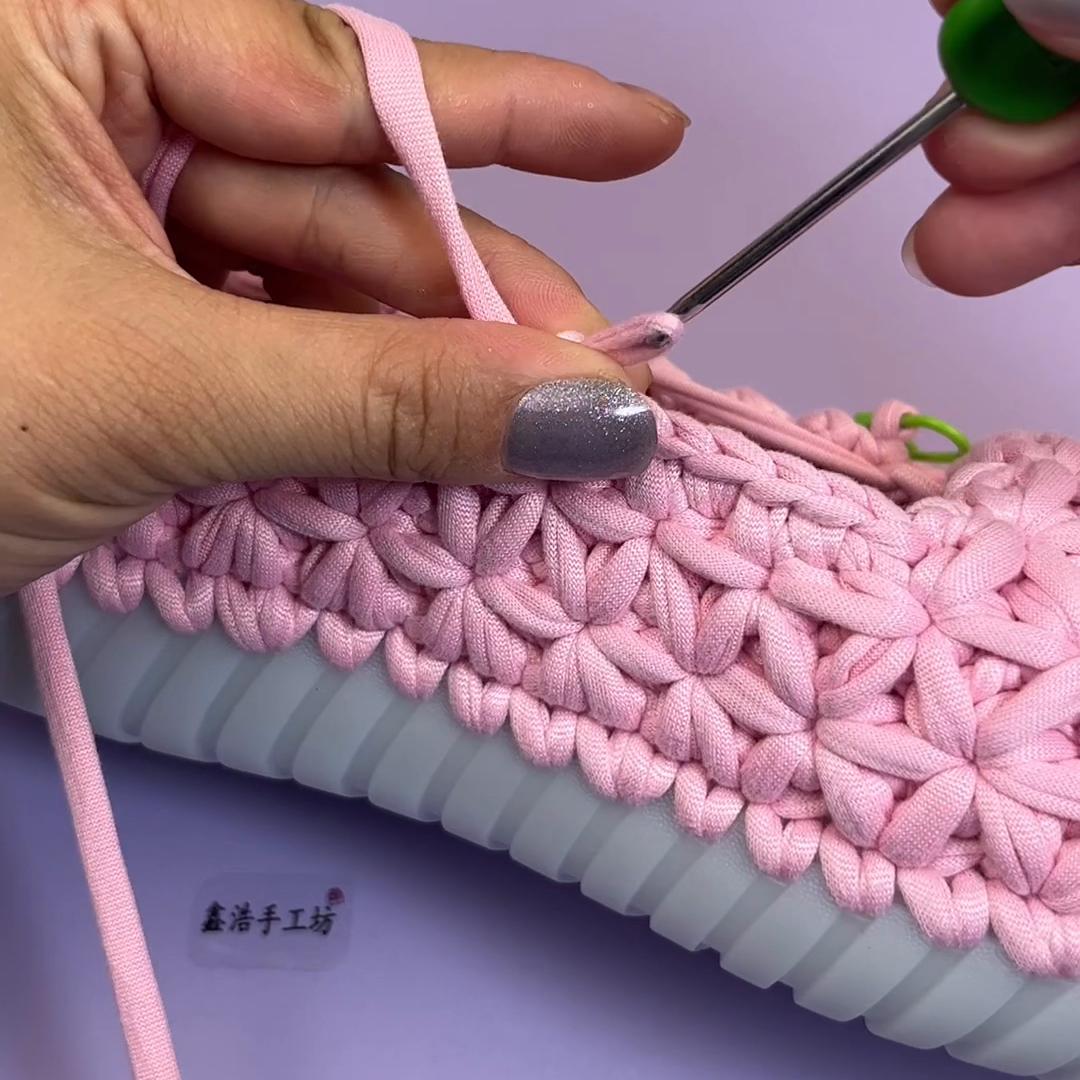 儿童豆豆鞋六瓣花钩织教程,双股金丝绒豆豆鞋教程