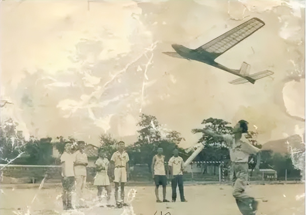 80年代小飞机目击者为什么是儿童,8090童年神秘小飞机照片