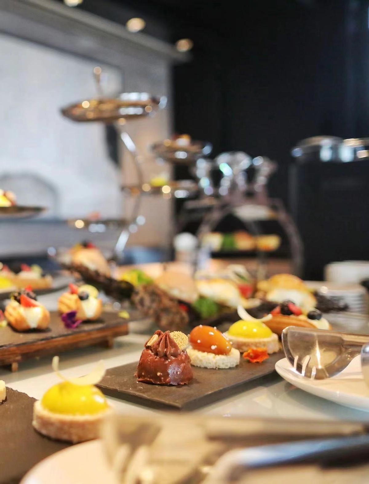 “寻味金陵·品V经典”第二站南京金奥费尔蒙酒店粤菜和本地食材、美酒的融合“碰撞”