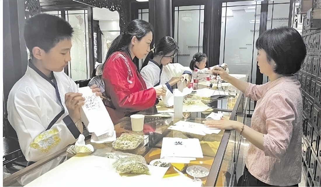 传承中医药精华守正创新,弘扬中医文化传承精华守正创新