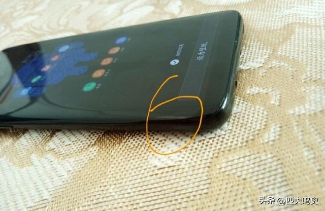 三星手机用两年就白屏,三星手机维修会被换国产屏吗