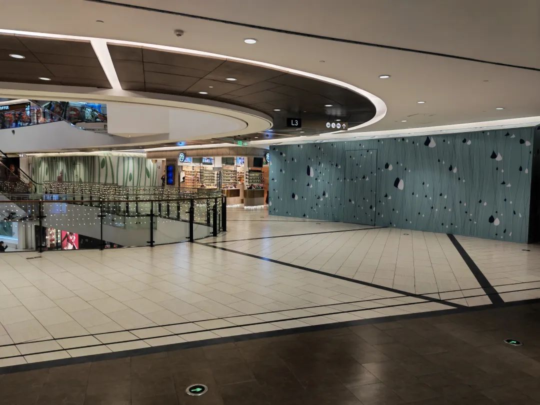 一线丨我在杭州核心商圈，看到空铺连成片