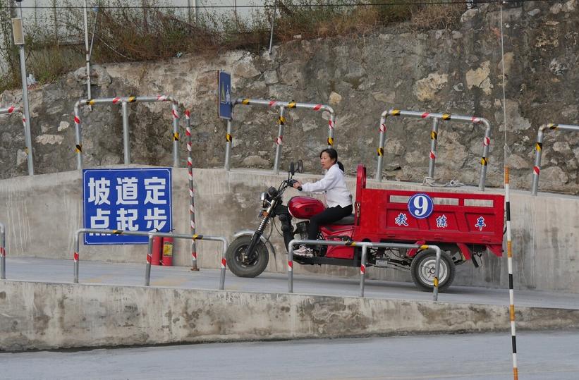 老年人考电动三轮驾照多少钱,老年电动三轮车驾照