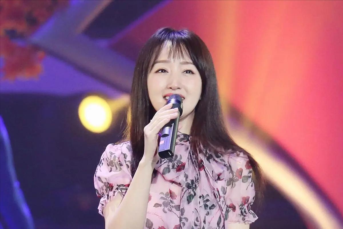 52岁的杨钰莹婚姻情况,52岁杨钰莹为何至今未婚