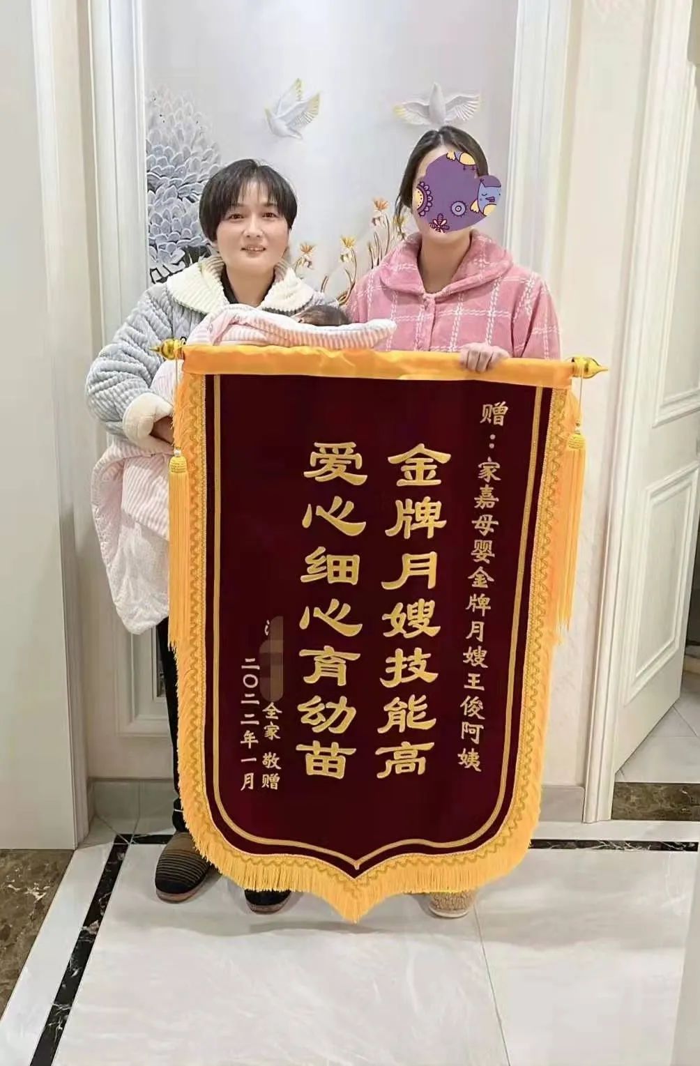 单亲妈妈为孩子挣生活费,单亲妈妈为了孩子必须努力挣钱