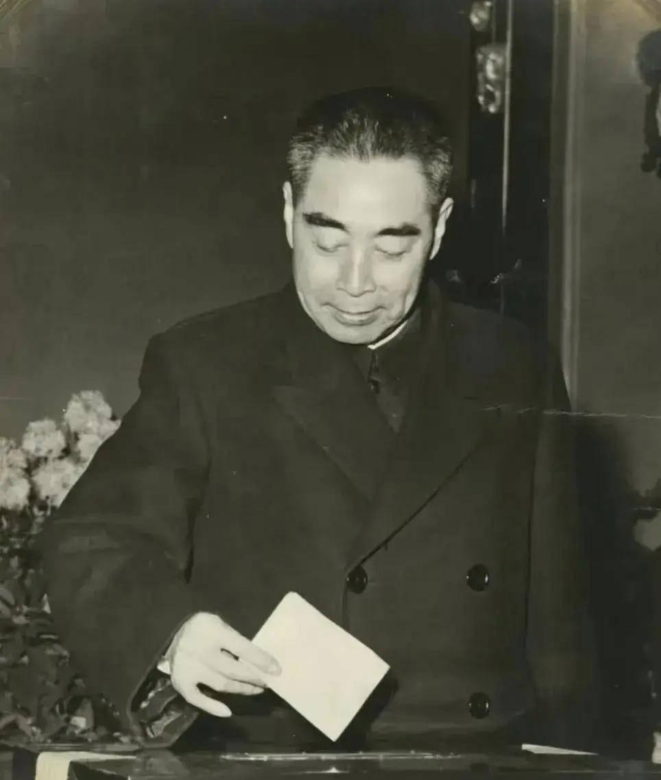 日军日记：*安妇慰**不服从管教，我很愤怒，用*刀刺**插入她的*体下**