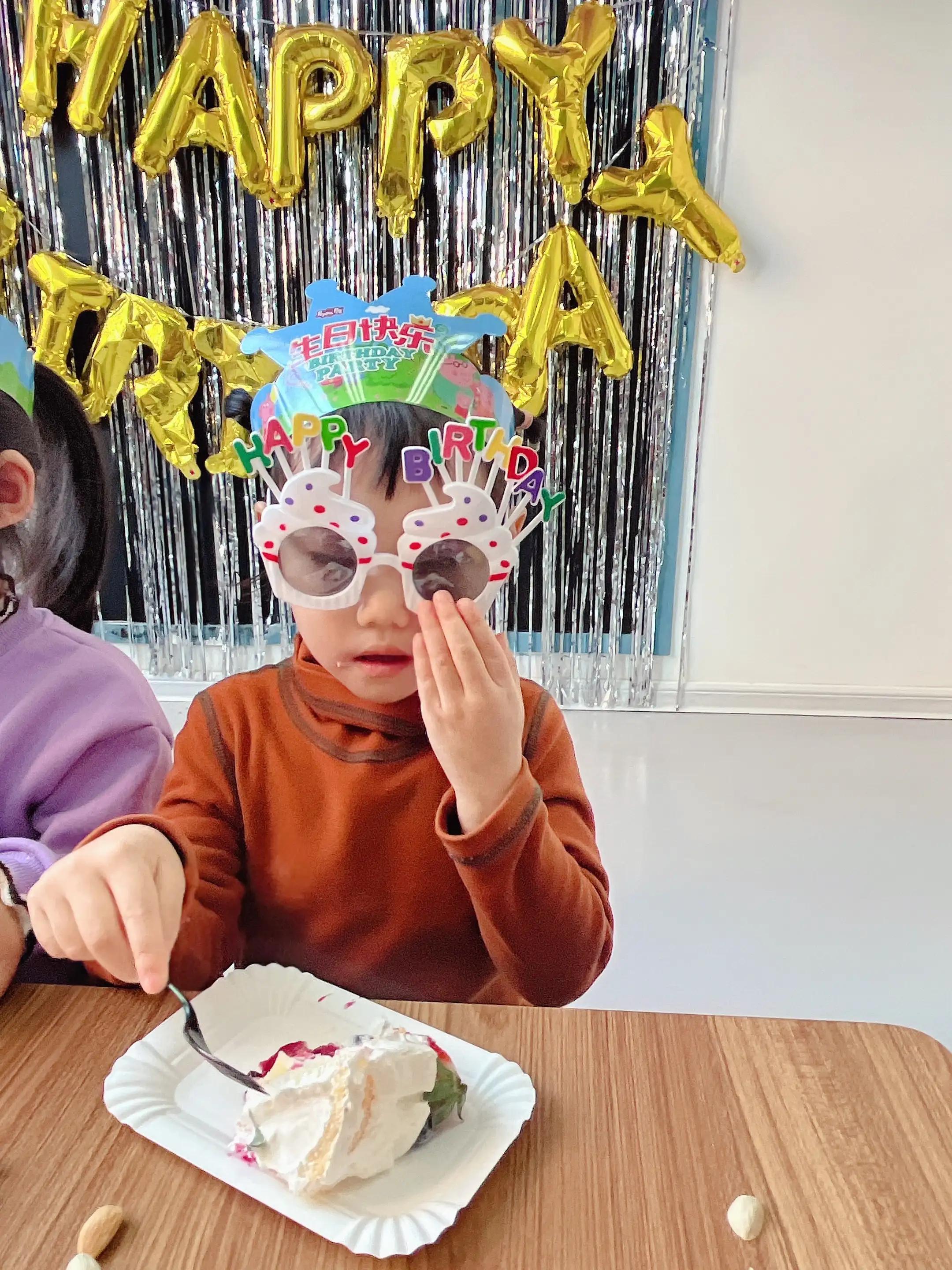 小朋友在幼儿园过生日需要什么呢,小朋友和幼儿园小朋友过生日