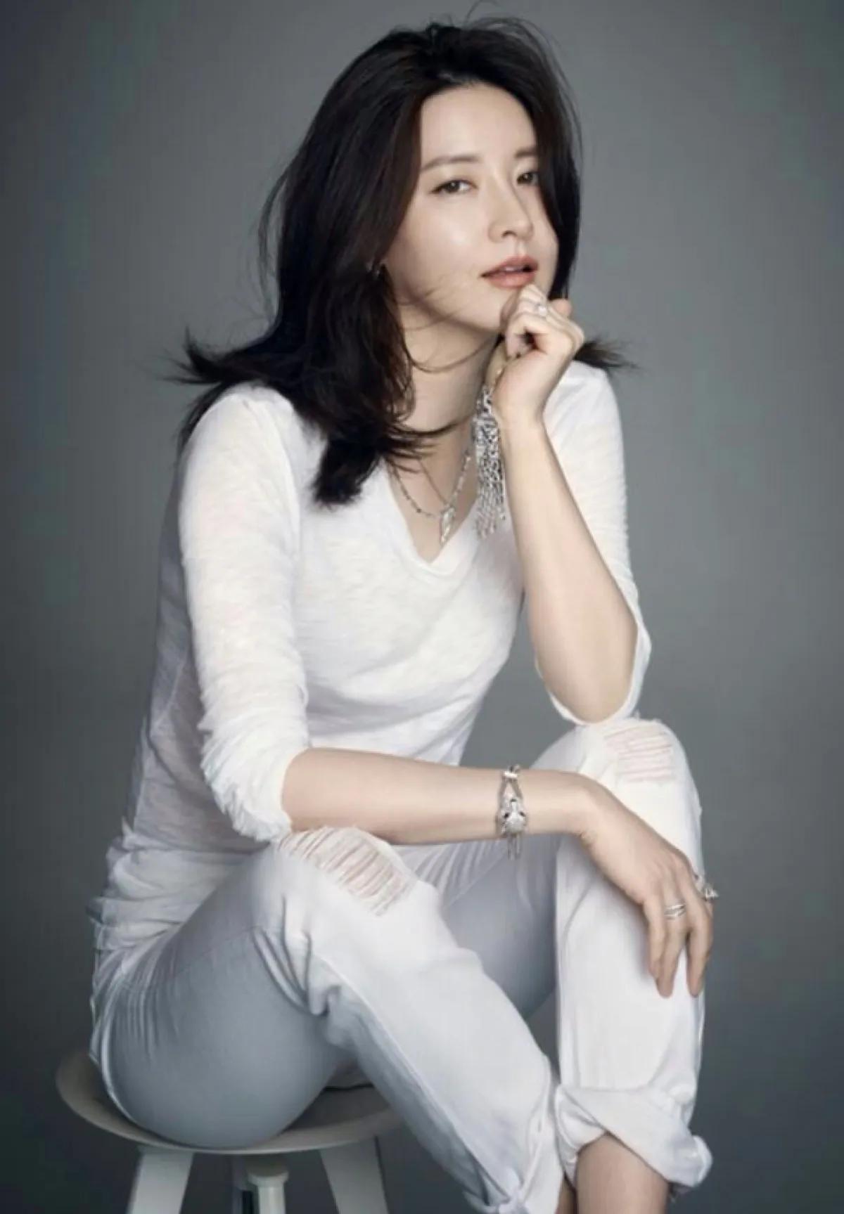 韩国演员李英爱的爱情,韩国演员李英爱的丈夫是干啥的