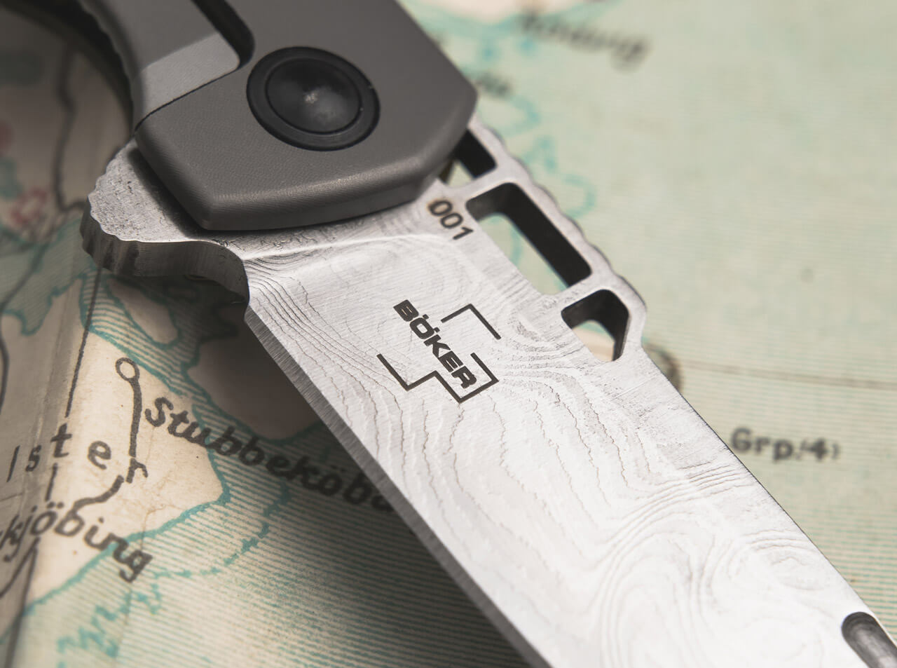 刀圈新闻:德国博克用二战战斗机锻造成刀——ME109