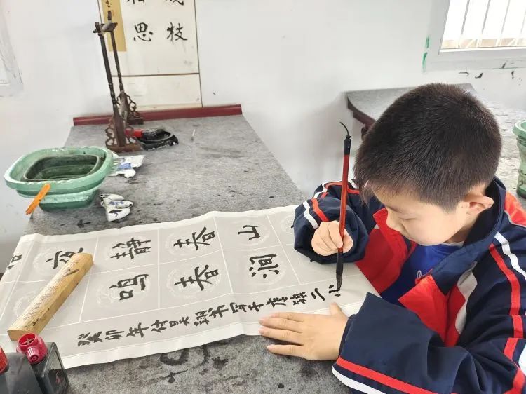 唐县镇第二小学：传递“珍”书香，演绎“真”故事