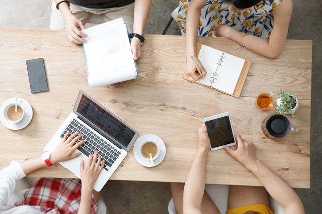 年轻人在县城短期干什么工作好,大龄青年做什么工作